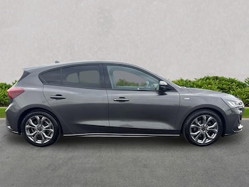 Used Ford Focus 2023 for sale - 76506174: Photo