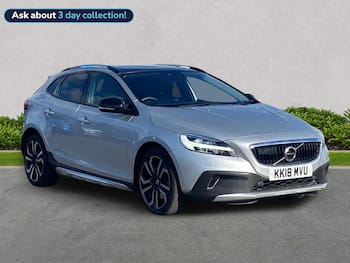 Used Volvo V40 2018 for sale - 79739674: Photo