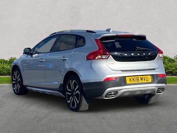 Used Volvo V40 2018 for sale - 79739674: Photo