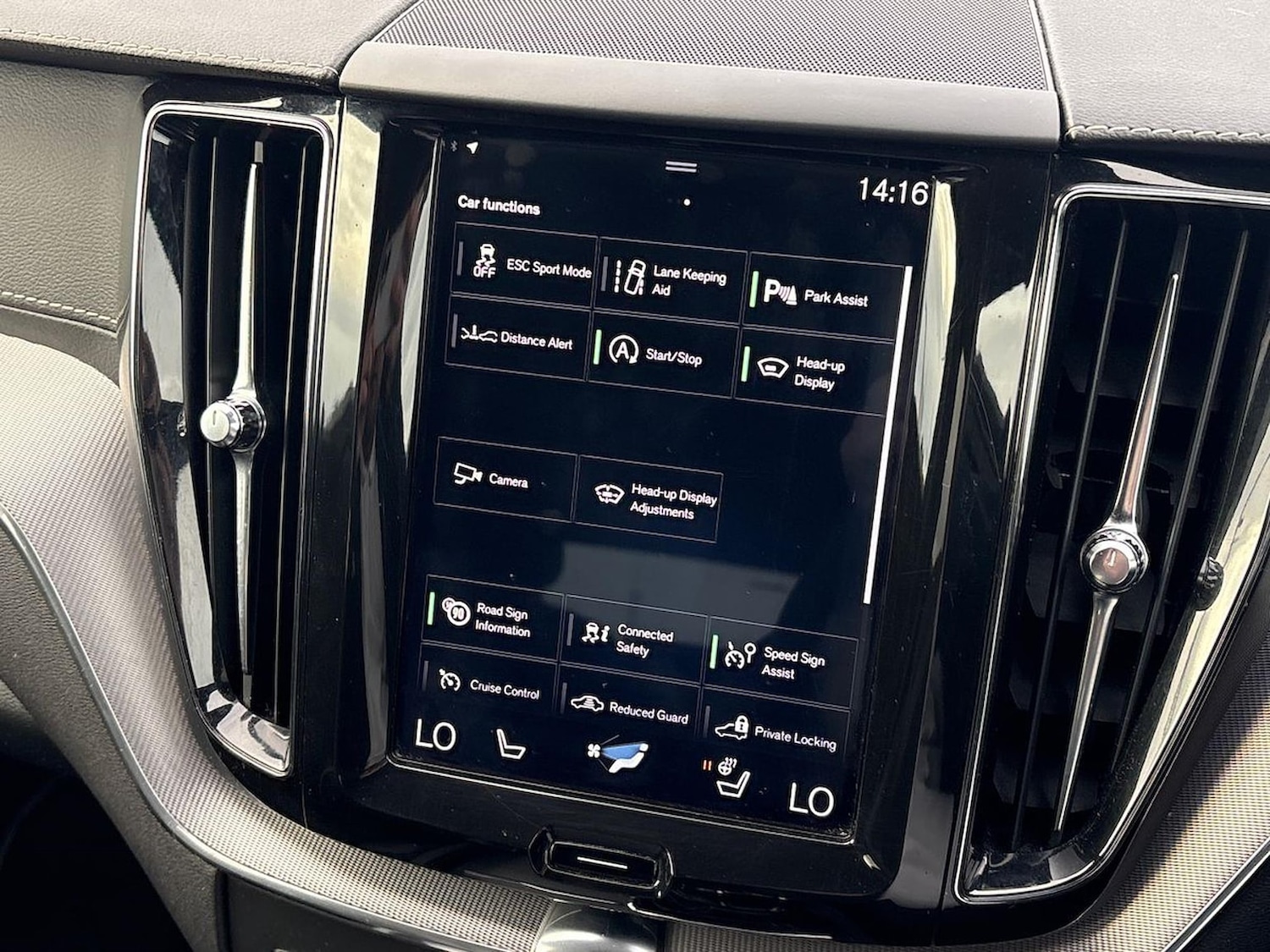 Used Volvo XC60 2018 for sale - 76418245: Photo 50