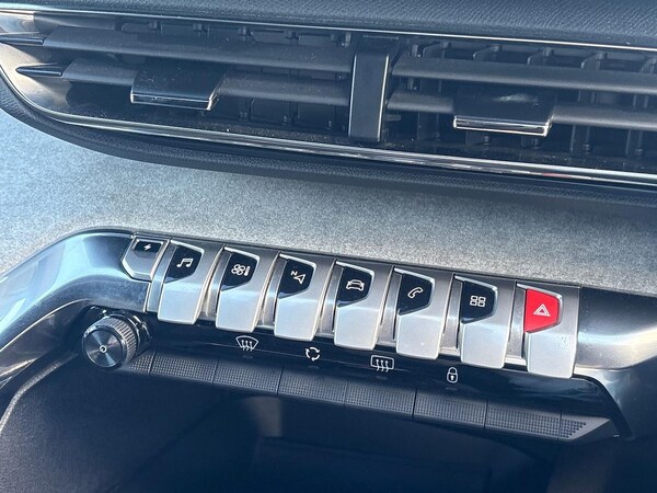Used Peugeot 3008 2024 for sale - 76187159: Photo 41