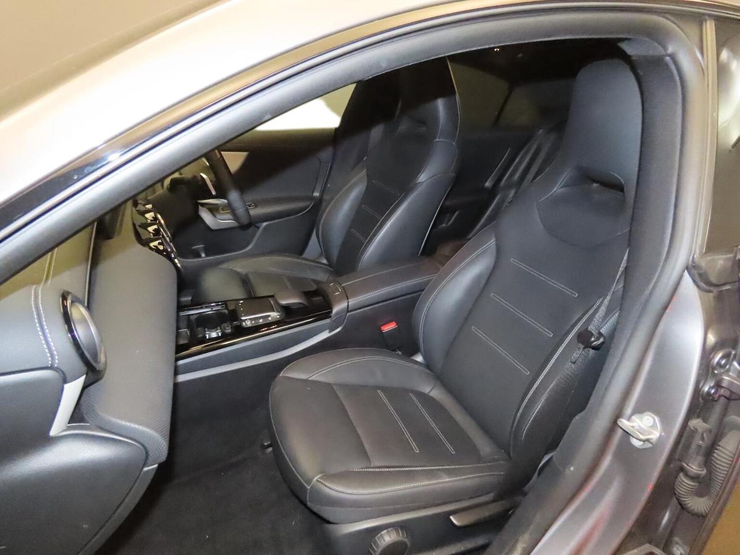Used Mercedes-Benz CLA 2022 for sale - 76310110: Photo 8