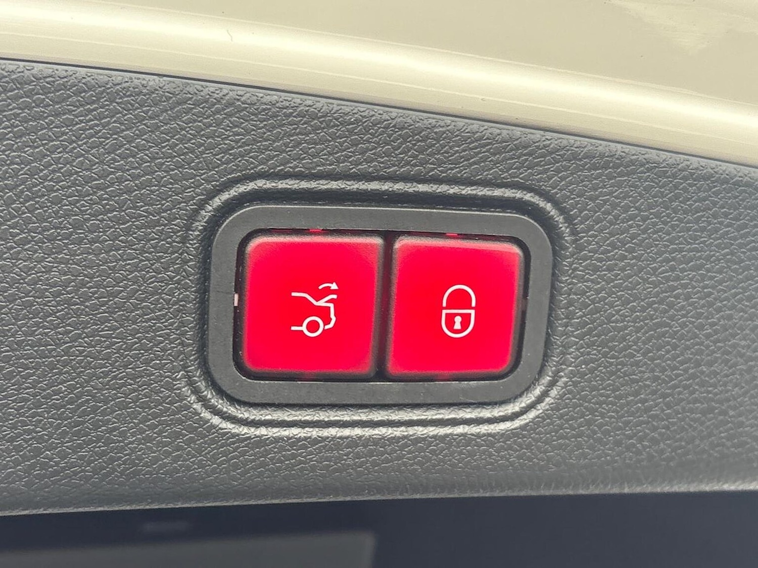 Used Mercedes-Benz E Class 2018 for sale - 76986958: Photo 39