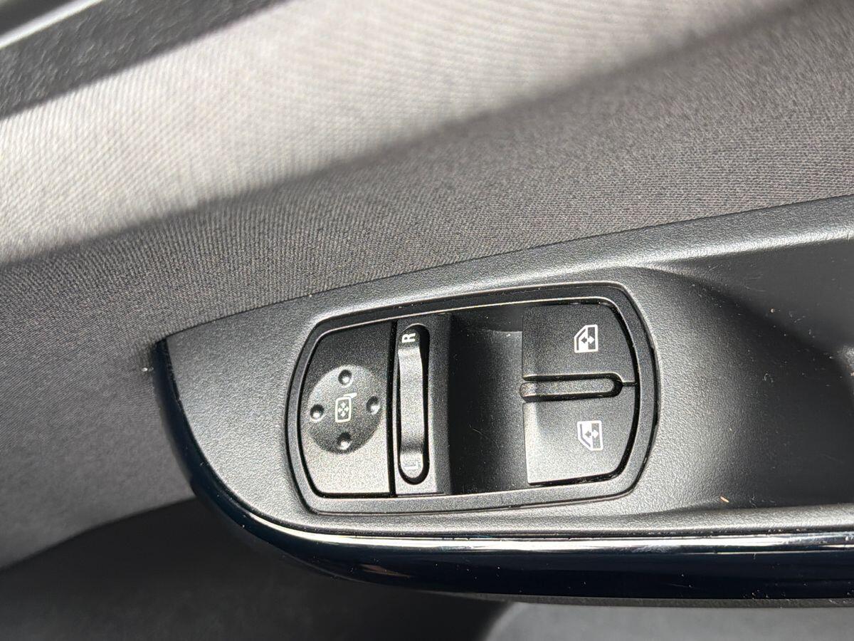 Used Vauxhall Corsa 2017 for sale - 76743189: Photo 20