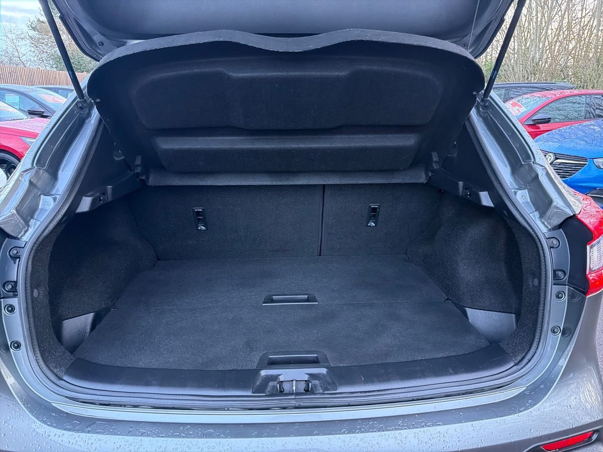 Used Nissan Qashqai 2017 for sale - 77627551: Photo 12