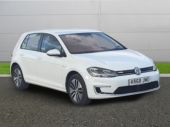 Used Volkswagen Golf 2018 for sale - 77911178: Photo