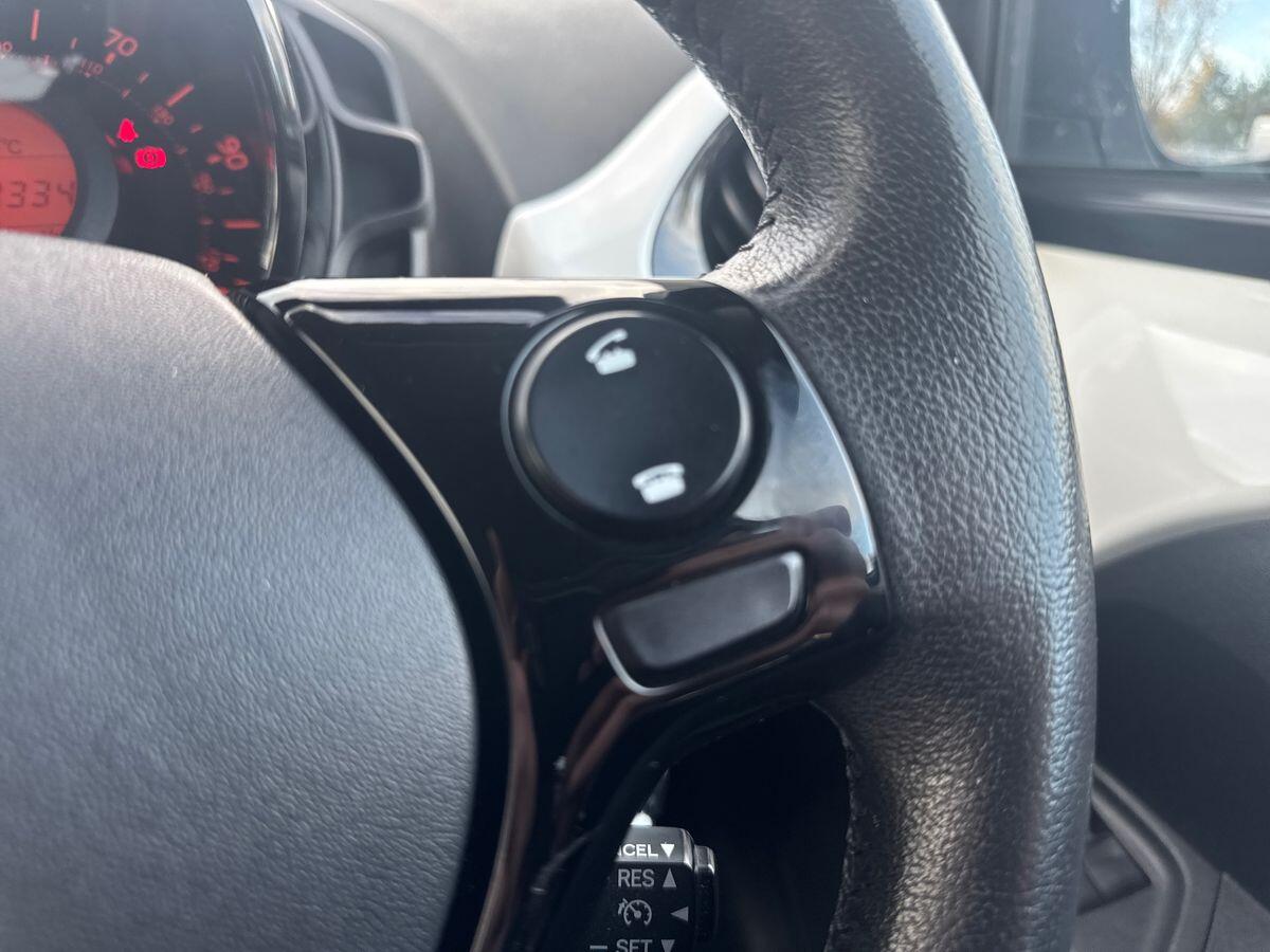 Used Toyota AYGO 2014 for sale - 76730954: Photo 17