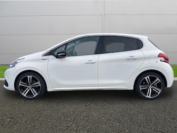 Used Peugeot 208 2019 for sale - 77333098: Photo