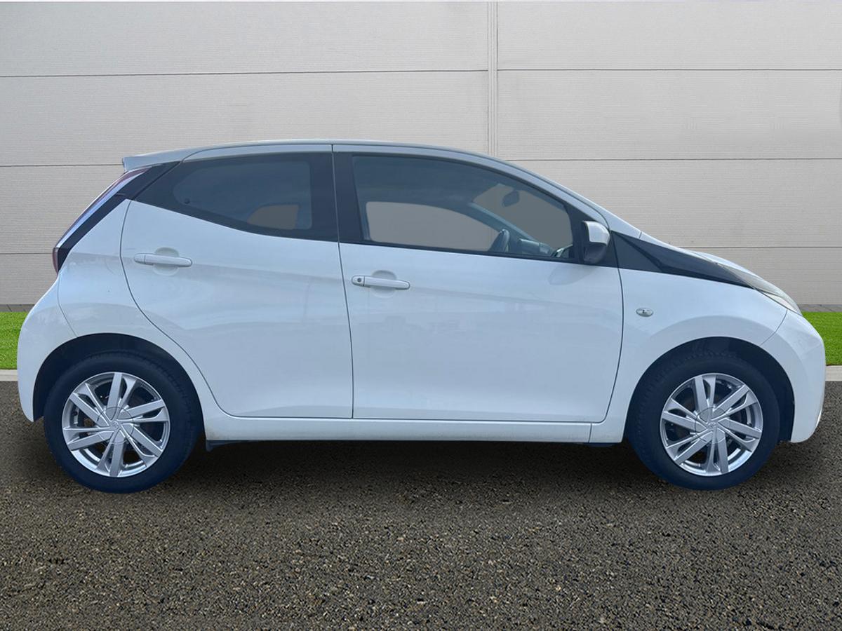 Used Toyota AYGO 2014 for sale - 77003012: Photo 8