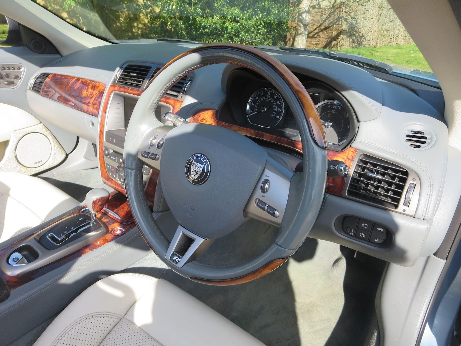 Used Jaguar XKR 2006 for sale - 78171187: Photo 10