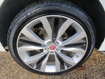 Used Jaguar F-Pace 2021 for sale - 76752776: Photo