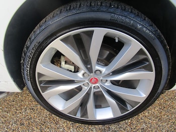 Used Jaguar F-Pace 2021 for sale - 76752776: Photo