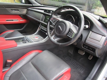 Used Jaguar XF 2016 for sale - 75757623: Photo