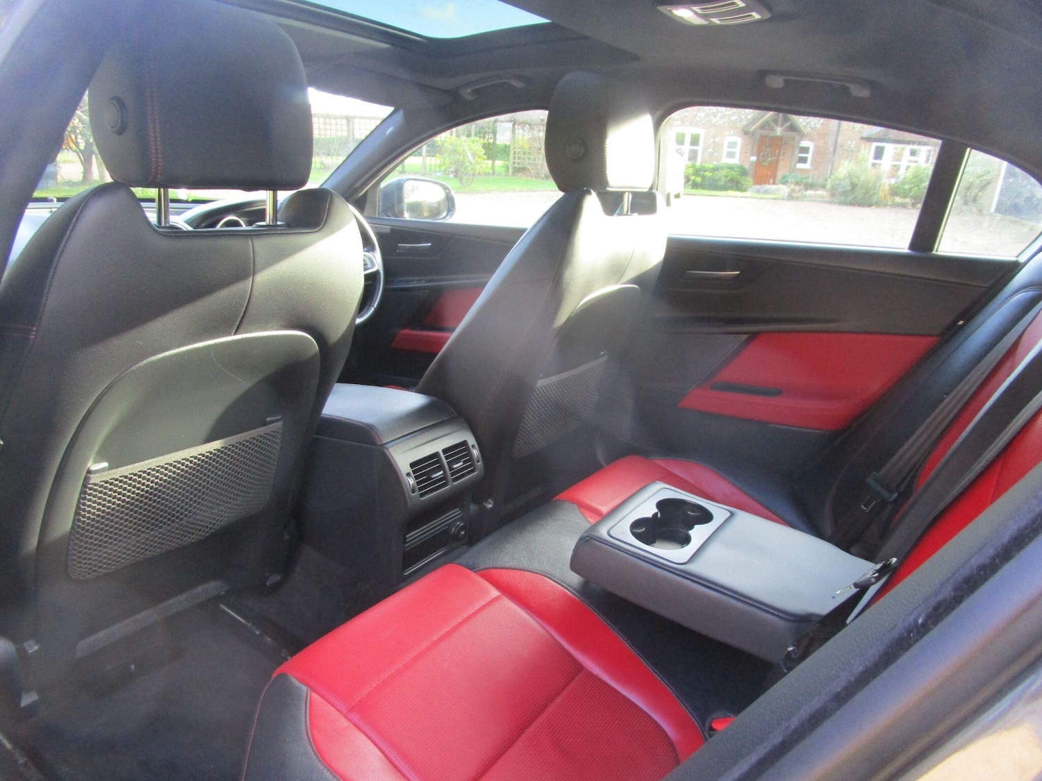 Used Jaguar XE 2017 for sale - 77625864: Photo 16