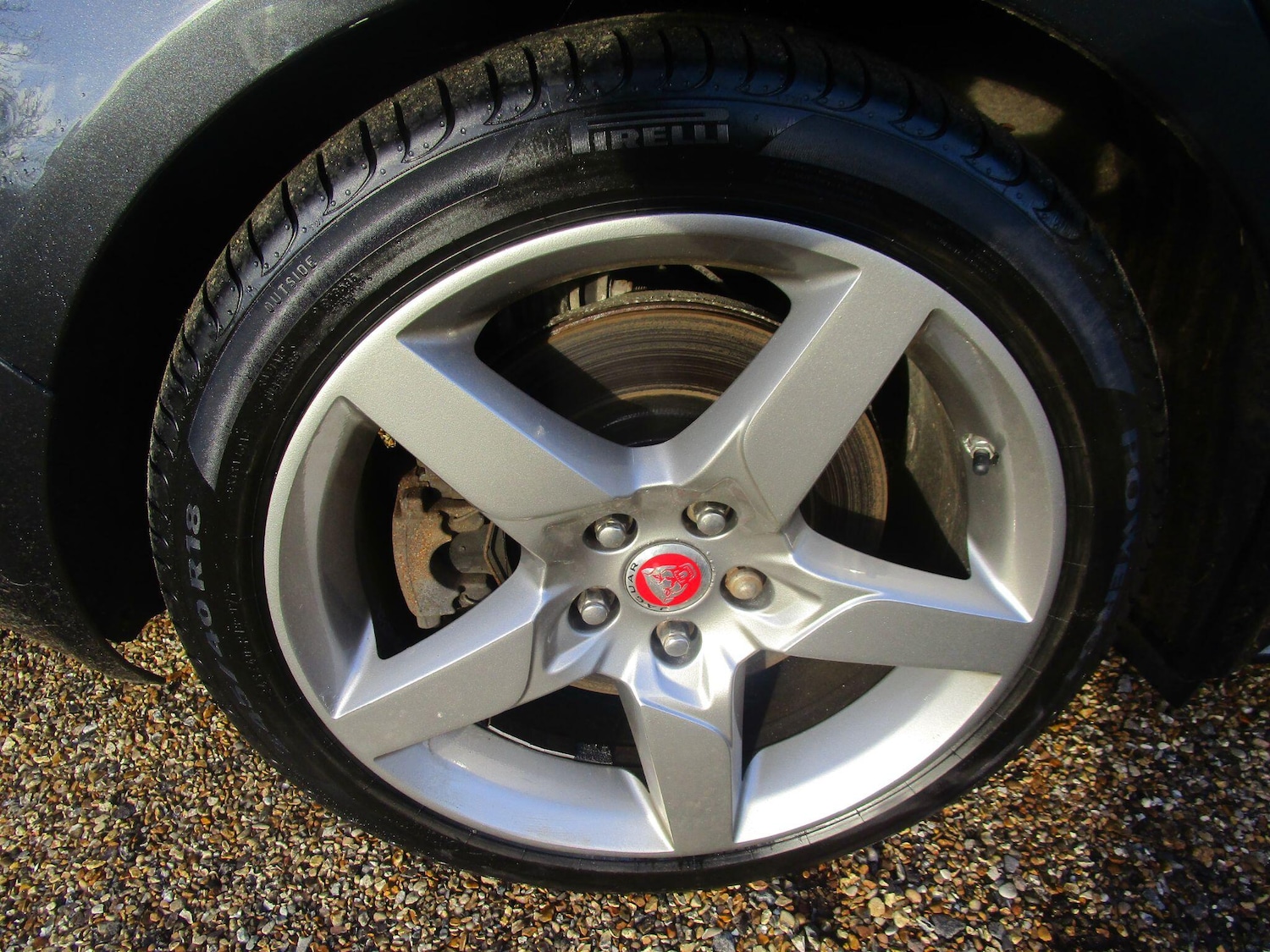 Used Jaguar XE 2017 for sale - 77625864: Photo 3