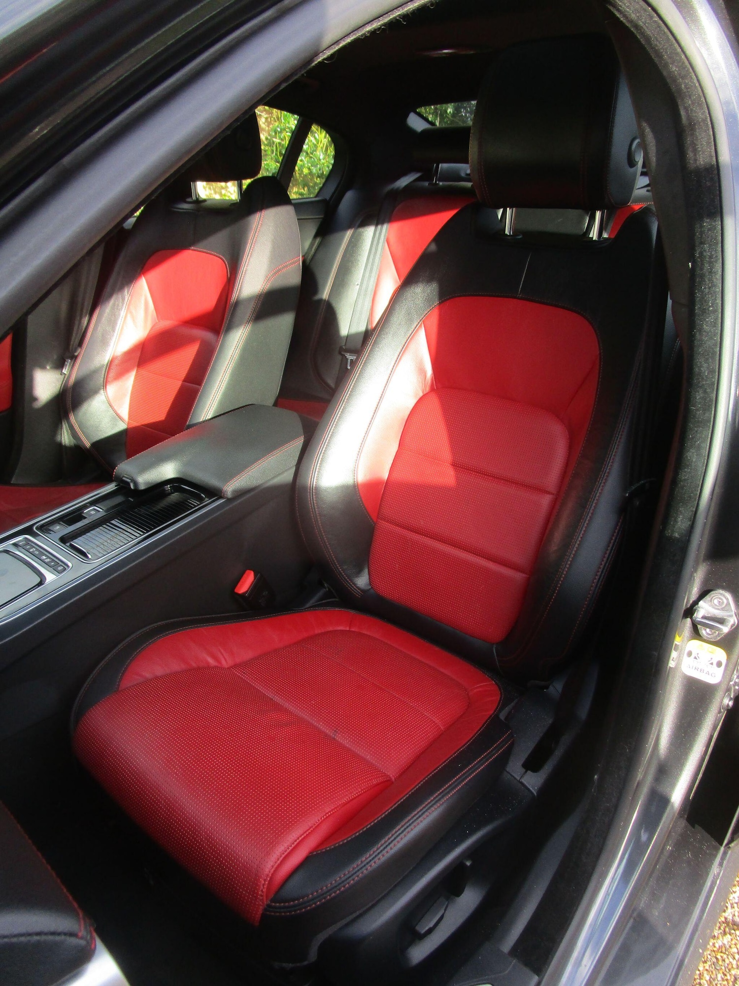 Used Jaguar XE 2017 for sale - 77625864: Photo 33