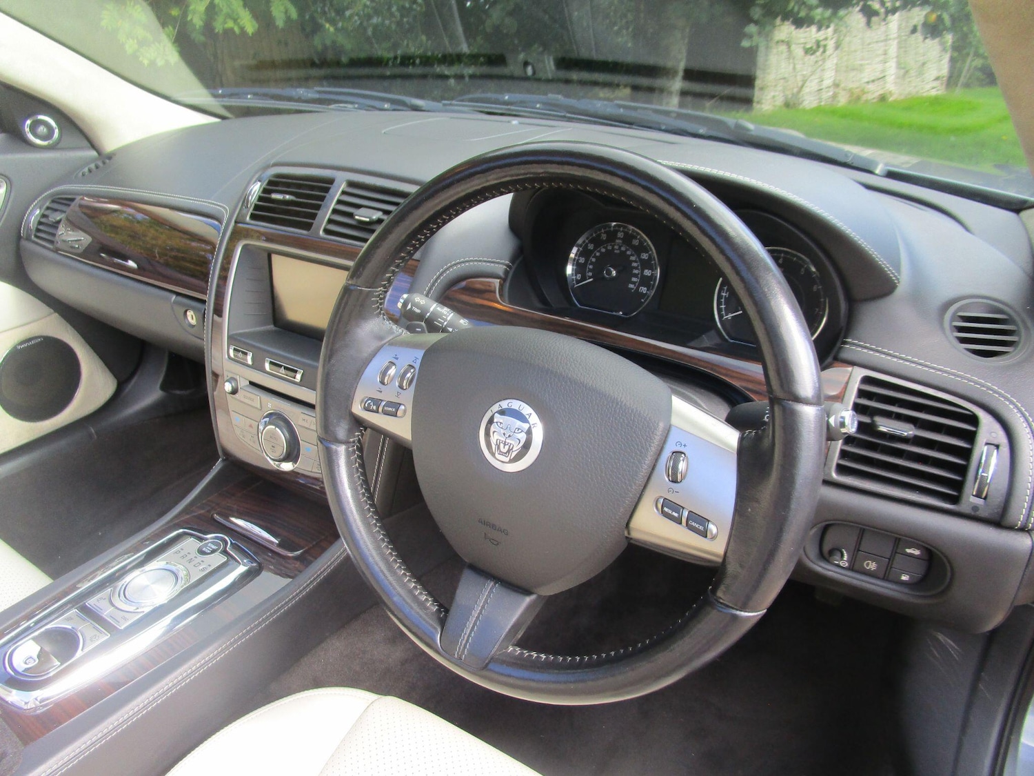 Used Jaguar XK 2009 for sale - 76137227: Photo 12