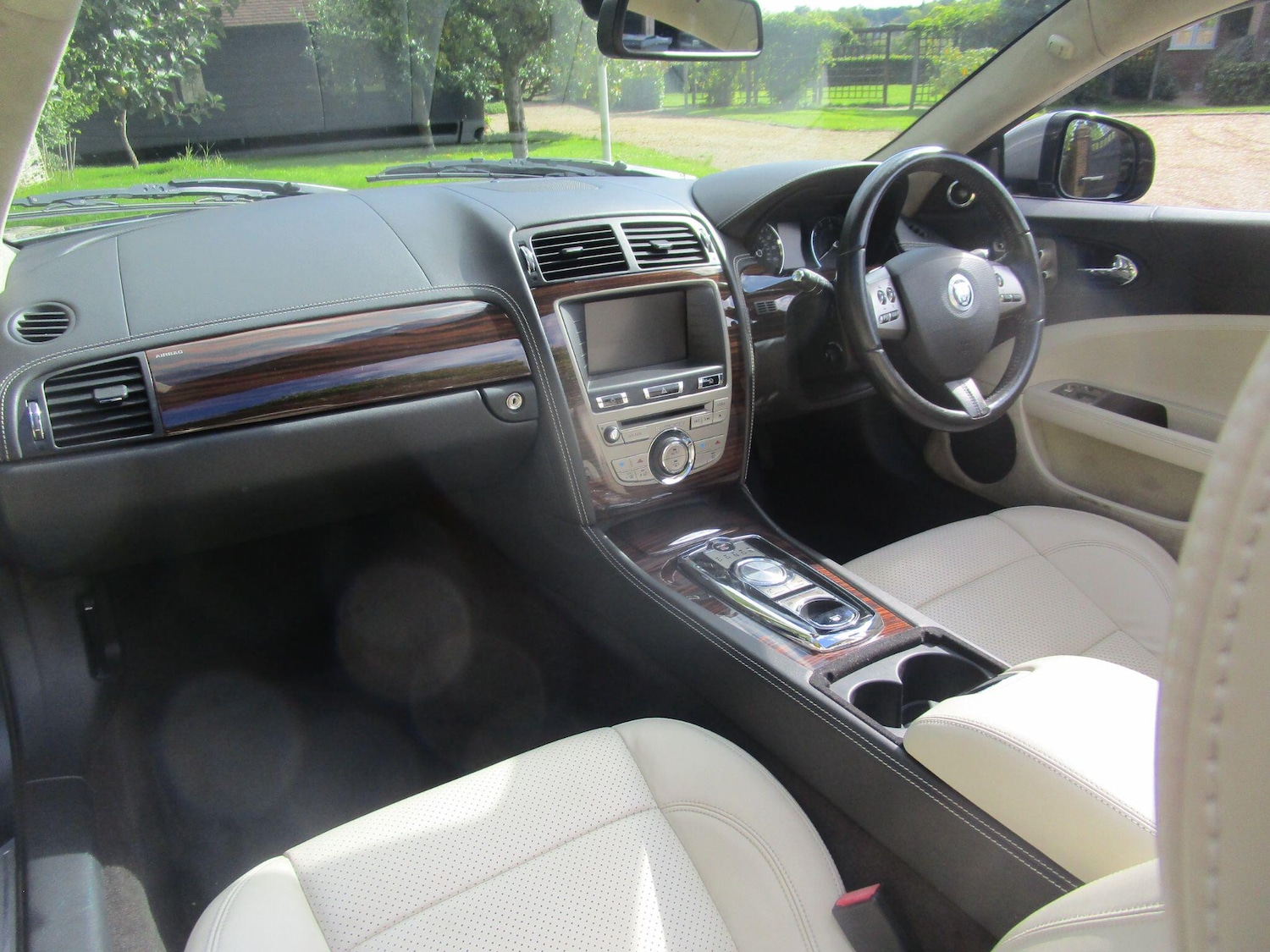 Used Jaguar XK 2009 for sale - 76137227: Photo 17