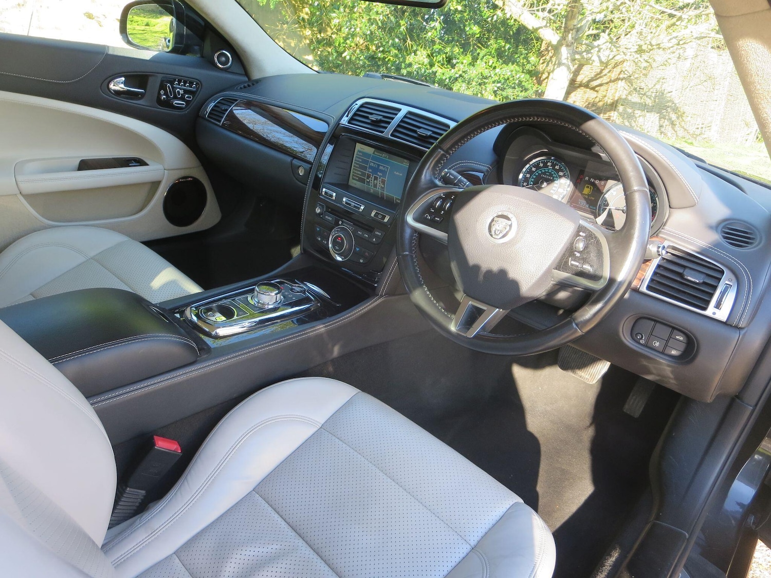 Used Jaguar XK 2012 for sale - 78171064: Photo 10