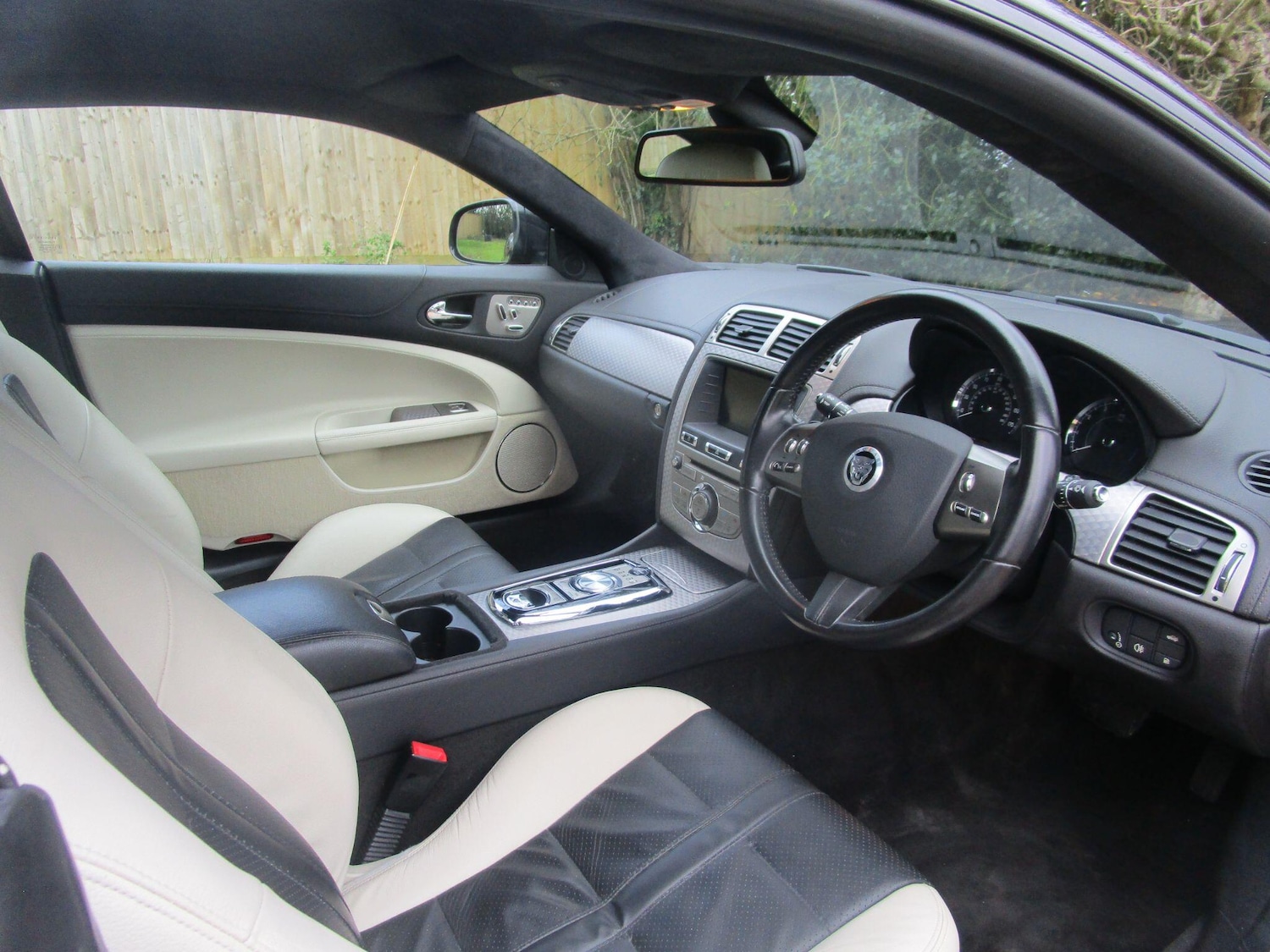 Used Jaguar XK 2011 for sale - 77029525: Photo 10