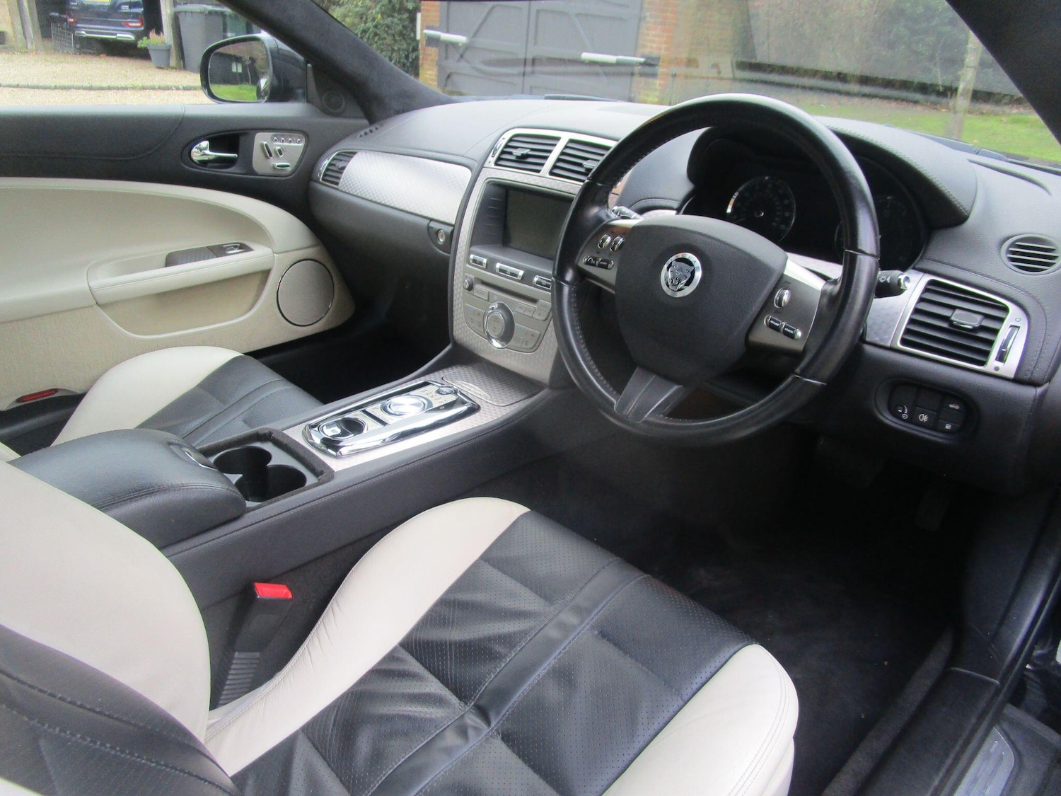 Used Jaguar XK 2011 for sale - 77029525: Photo 29