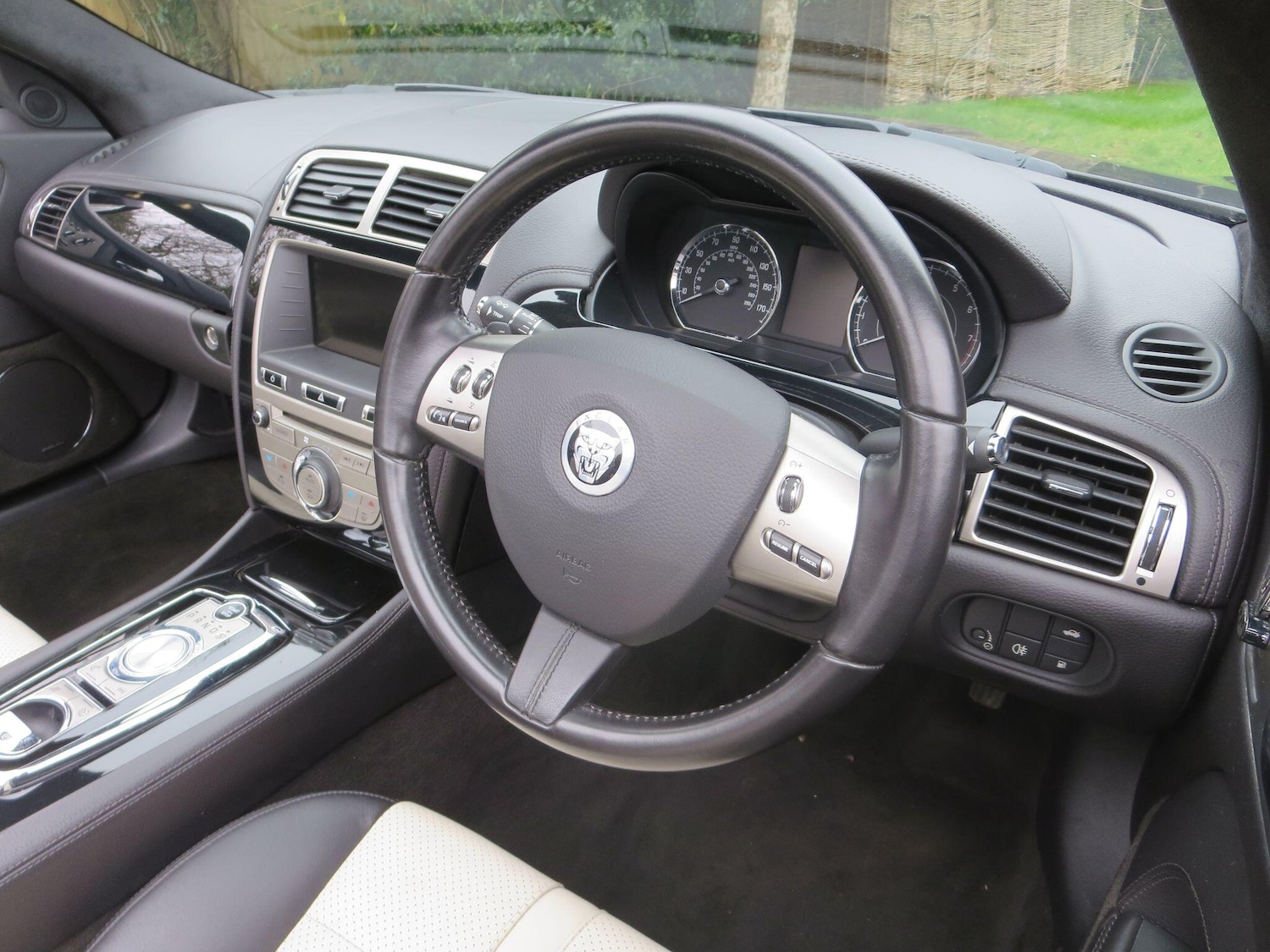 Used Jaguar XK 2011 for sale - 77625444: Photo 13