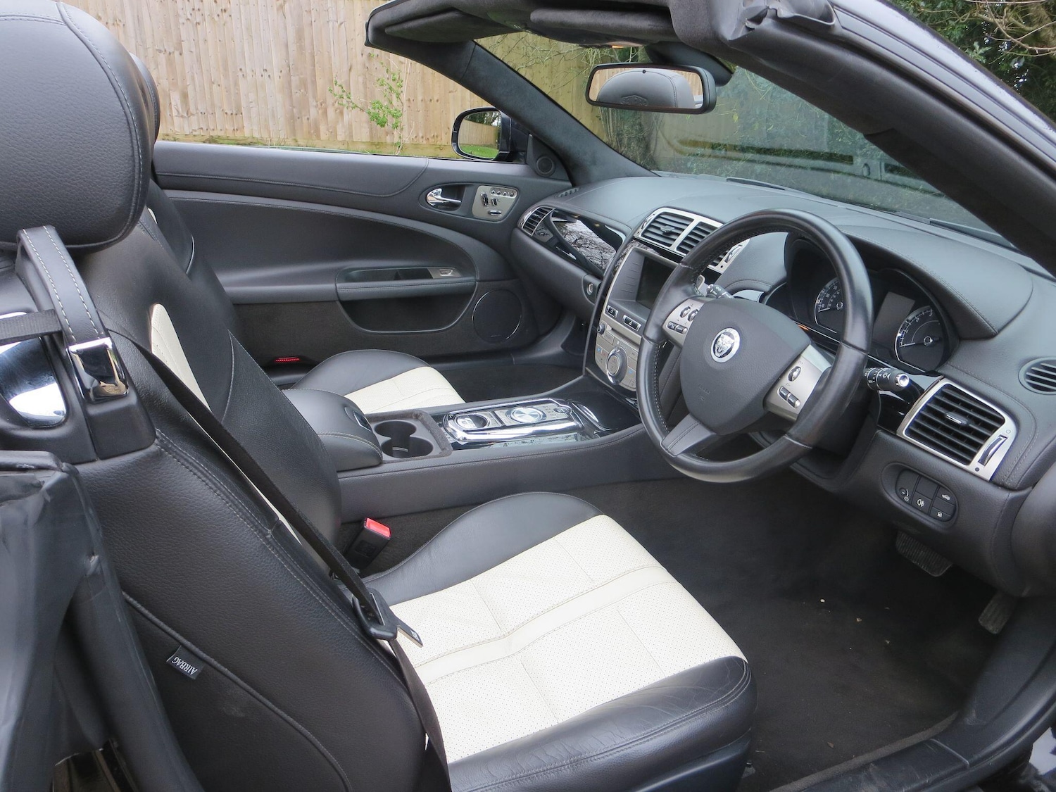 Used Jaguar XK 2011 for sale - 77625444: Photo 15