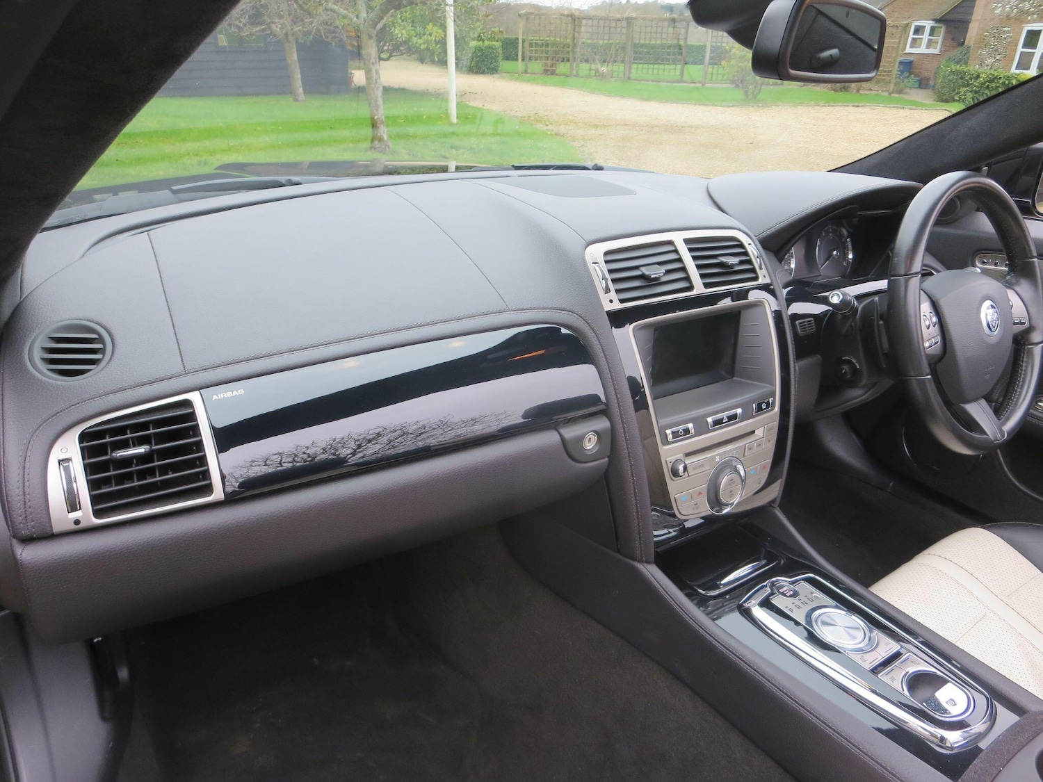 Used Jaguar XK 2011 for sale - 77625444: Photo 17