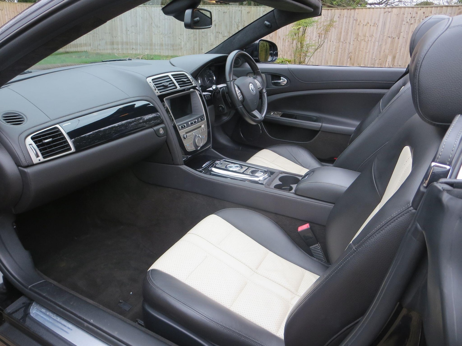 Used Jaguar XK 2011 for sale - 77625444: Photo 31