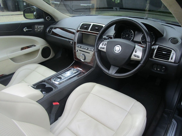 Used Jaguar XK 2011 for sale - 75030668: Photo 30