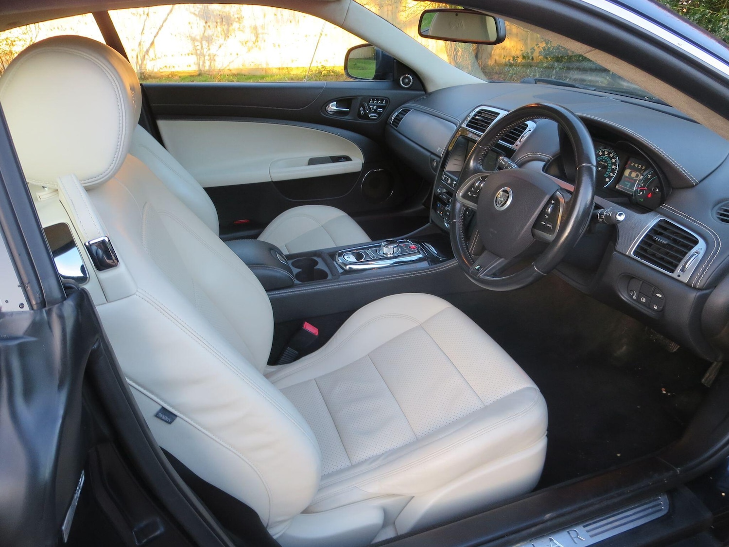 Used Jaguar XK 2014 for sale - 77646774: Photo 11