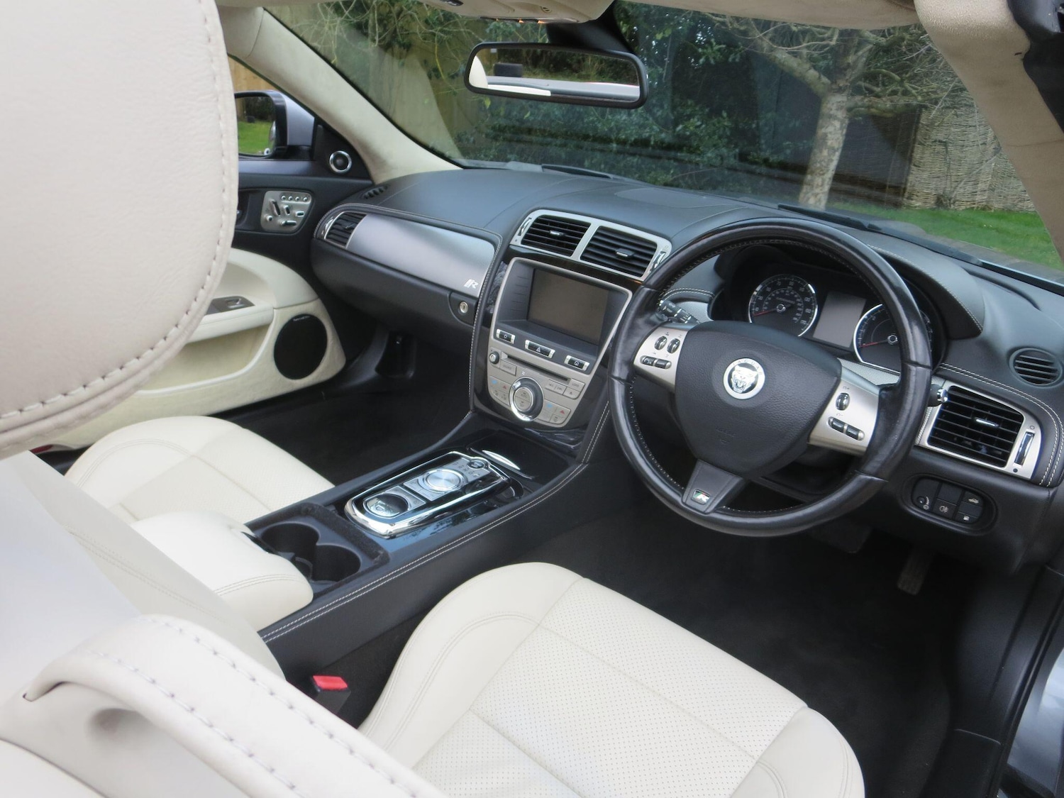 Used Jaguar XK 2010 for sale - 77682892: Photo 14