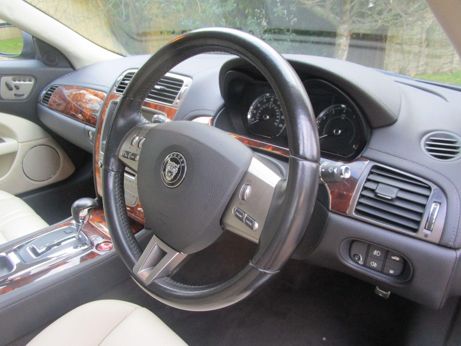 Used Jaguar XK 2008 for sale - 77156375: Photo 9