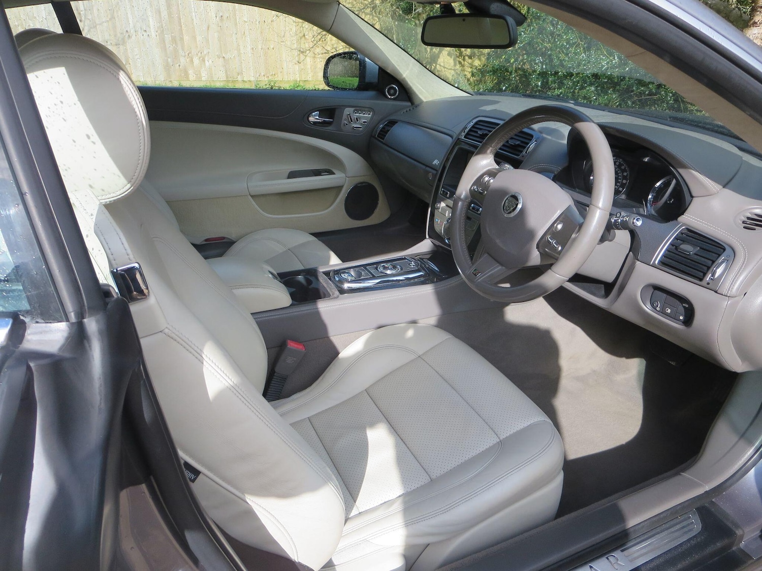 Used Jaguar XK 2010 for sale - 77853366: Photo 11