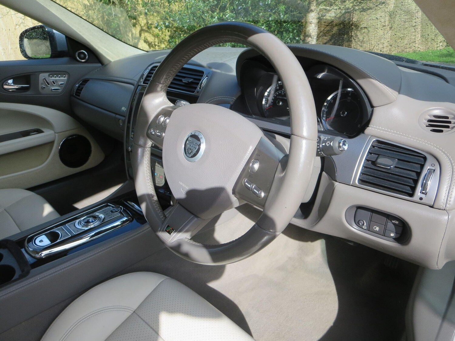 Used Jaguar XK 2010 for sale - 77853366: Photo 12