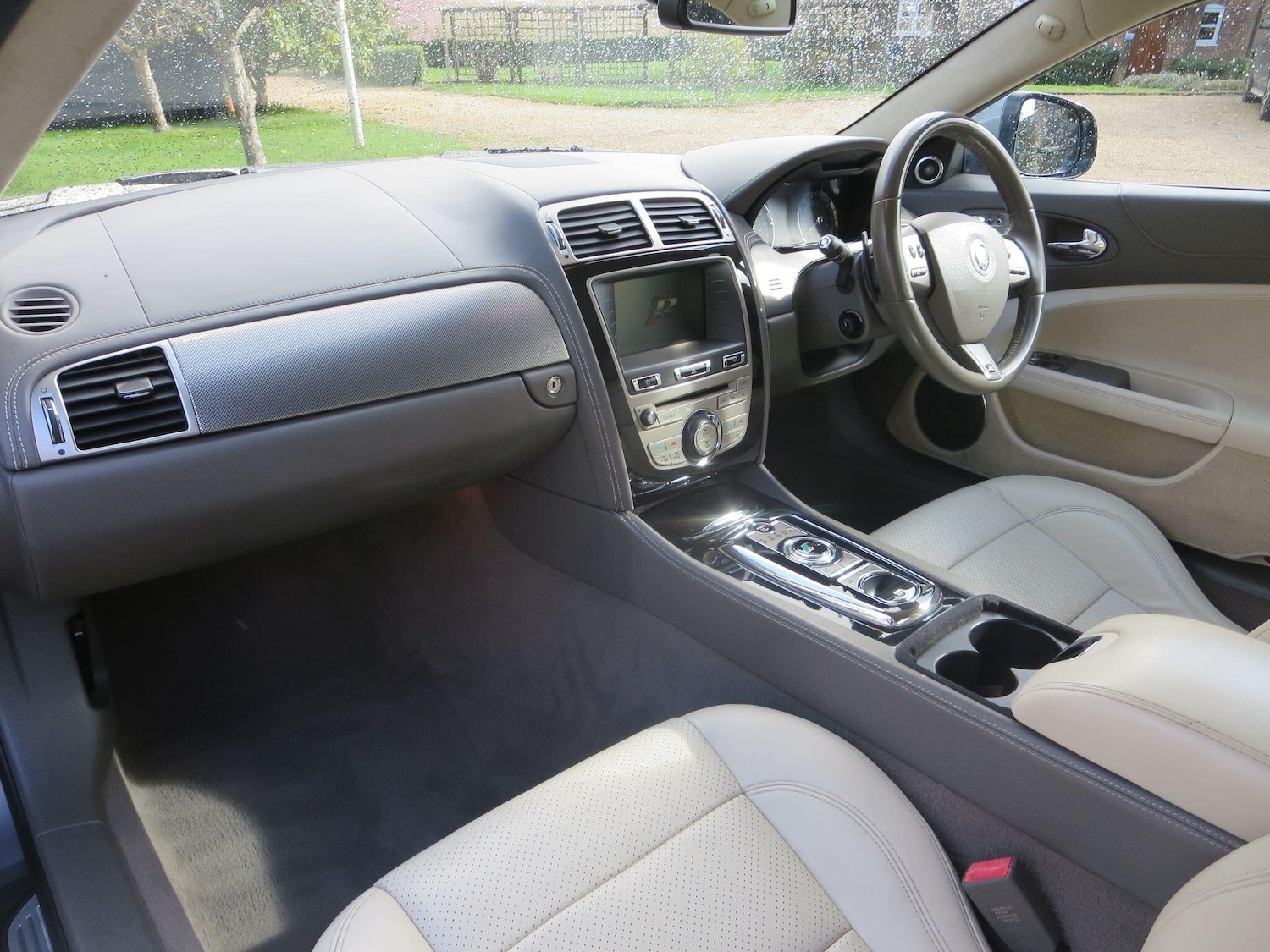 Used Jaguar XK 2010 for sale - 77853366: Photo 14