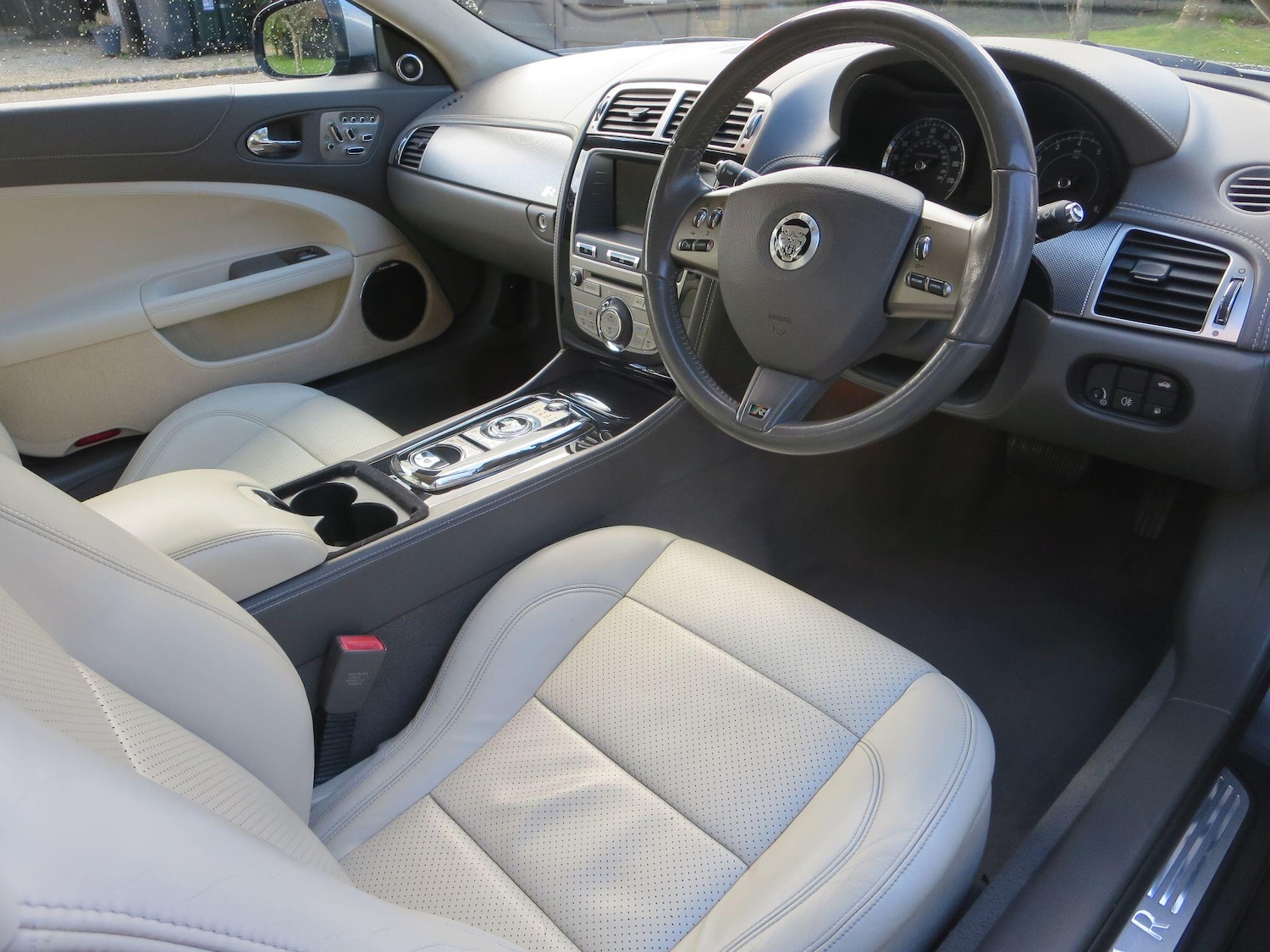 Used Jaguar XK 2010 for sale - 77853366: Photo 30