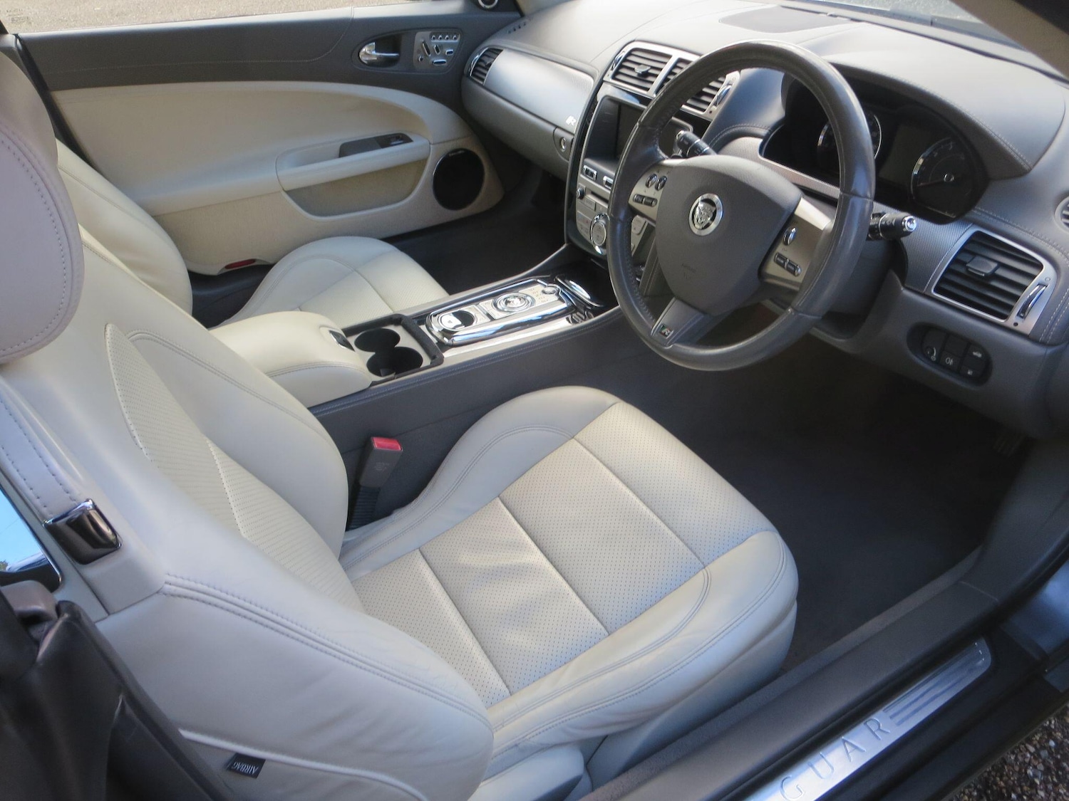 Used Jaguar XK 2010 for sale - 77853366: Photo 31