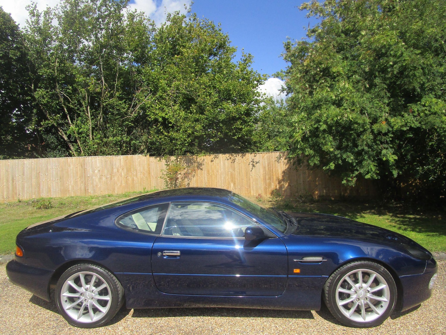Used Aston Martin DB7 2001 for sale - 76043001: Photo 1