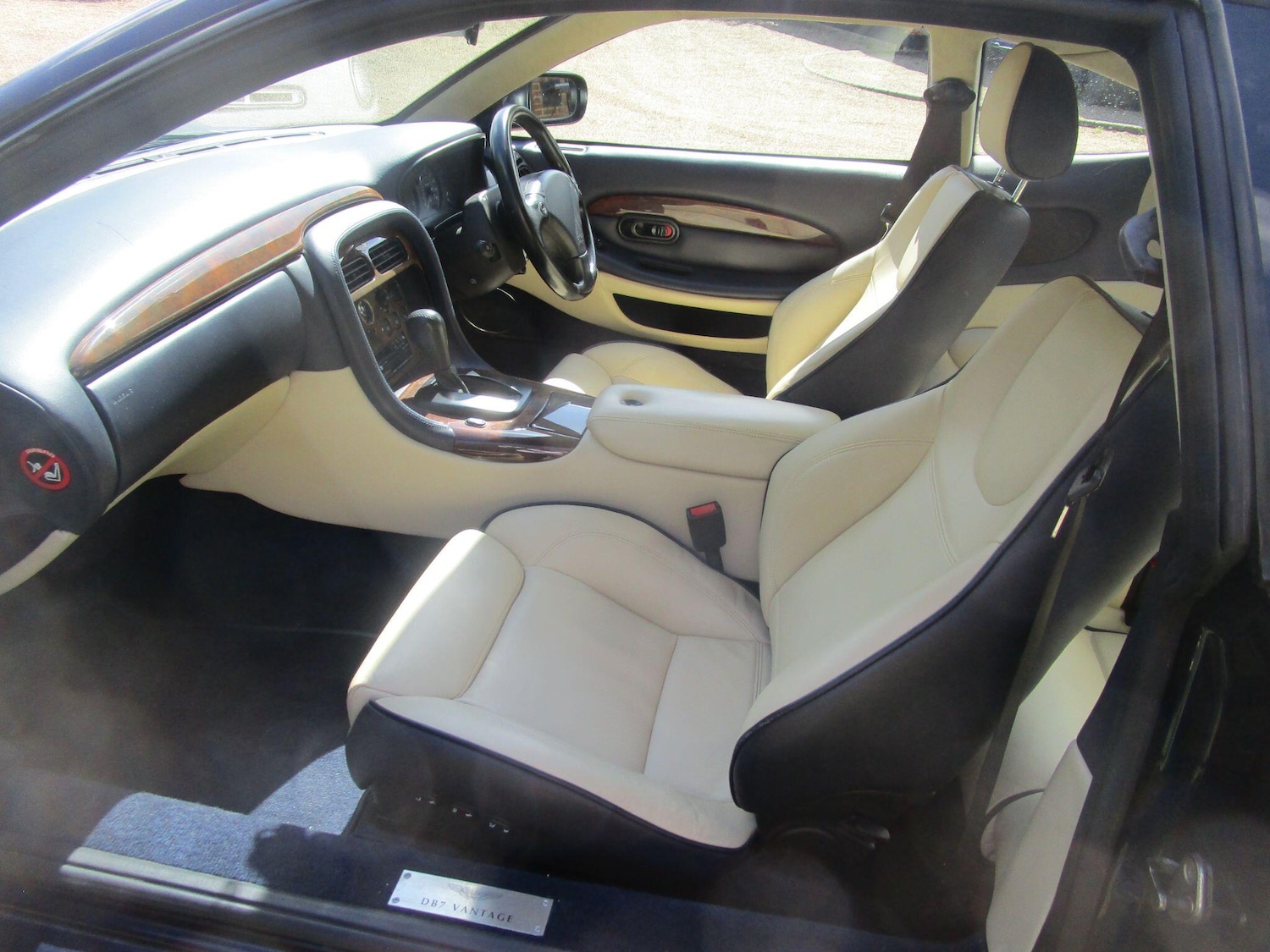Used Aston Martin DB7 2001 for sale - 76043001: Photo 16