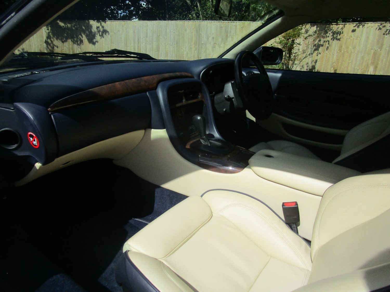 Used Aston Martin DB7 2001 for sale - 76043001: Photo 27
