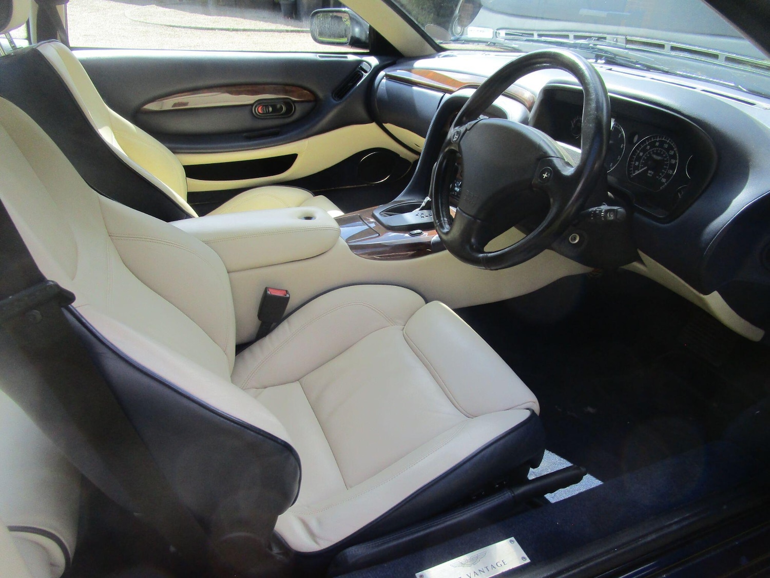 Used Aston Martin DB7 2001 for sale - 76043001: Photo 32