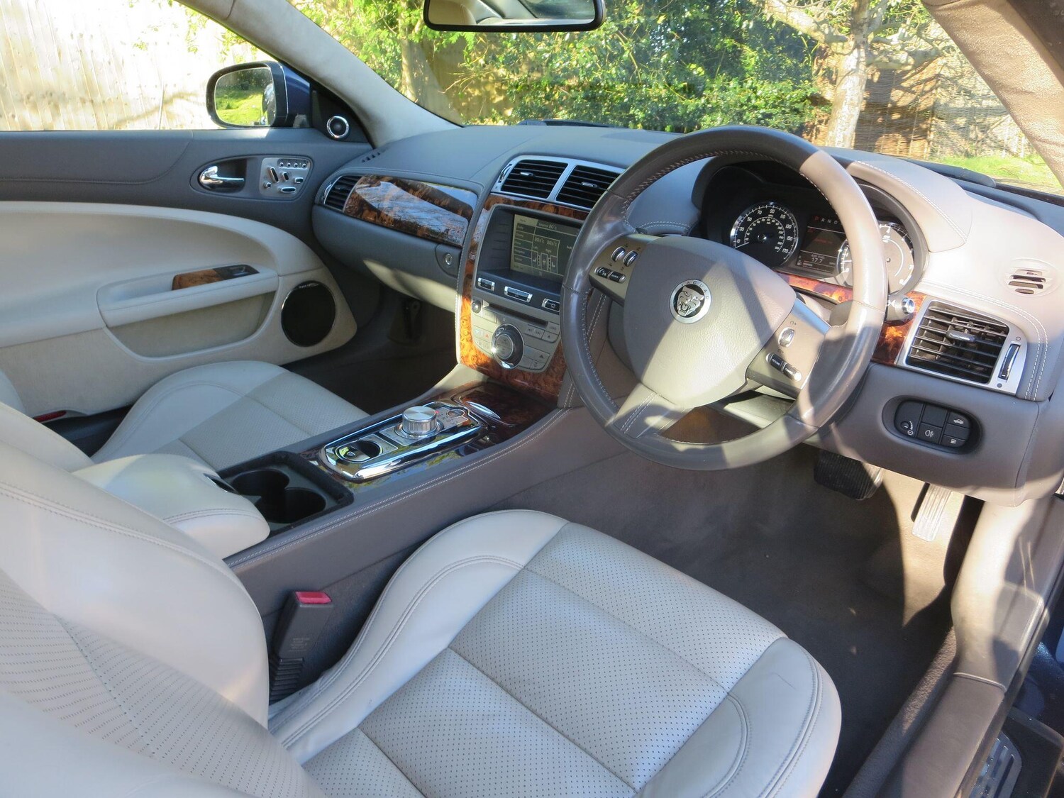 Used Jaguar XK 2010 for sale - 78170814: Photo 16