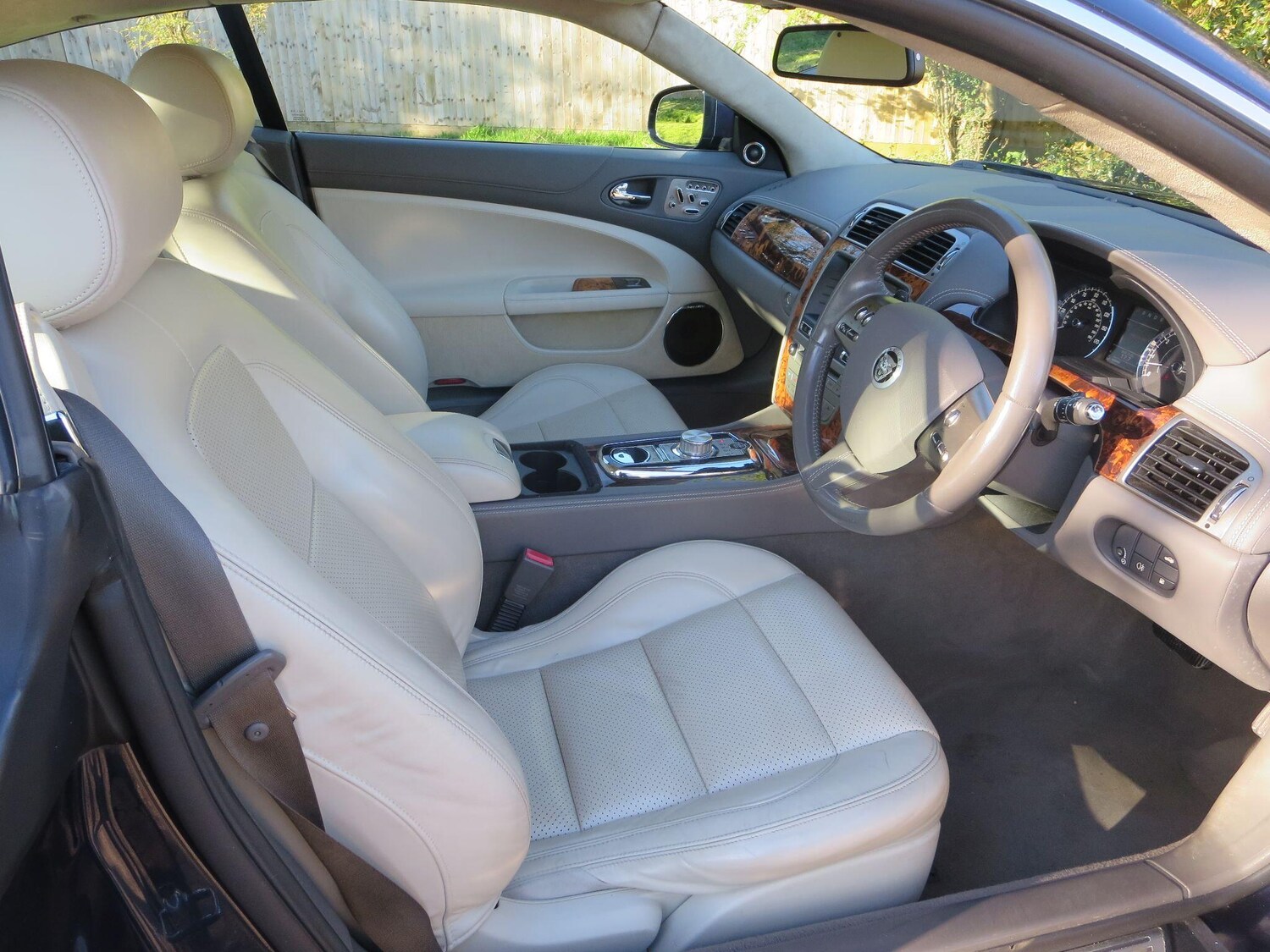 Used Jaguar XK 2010 for sale - 78170814: Photo 17