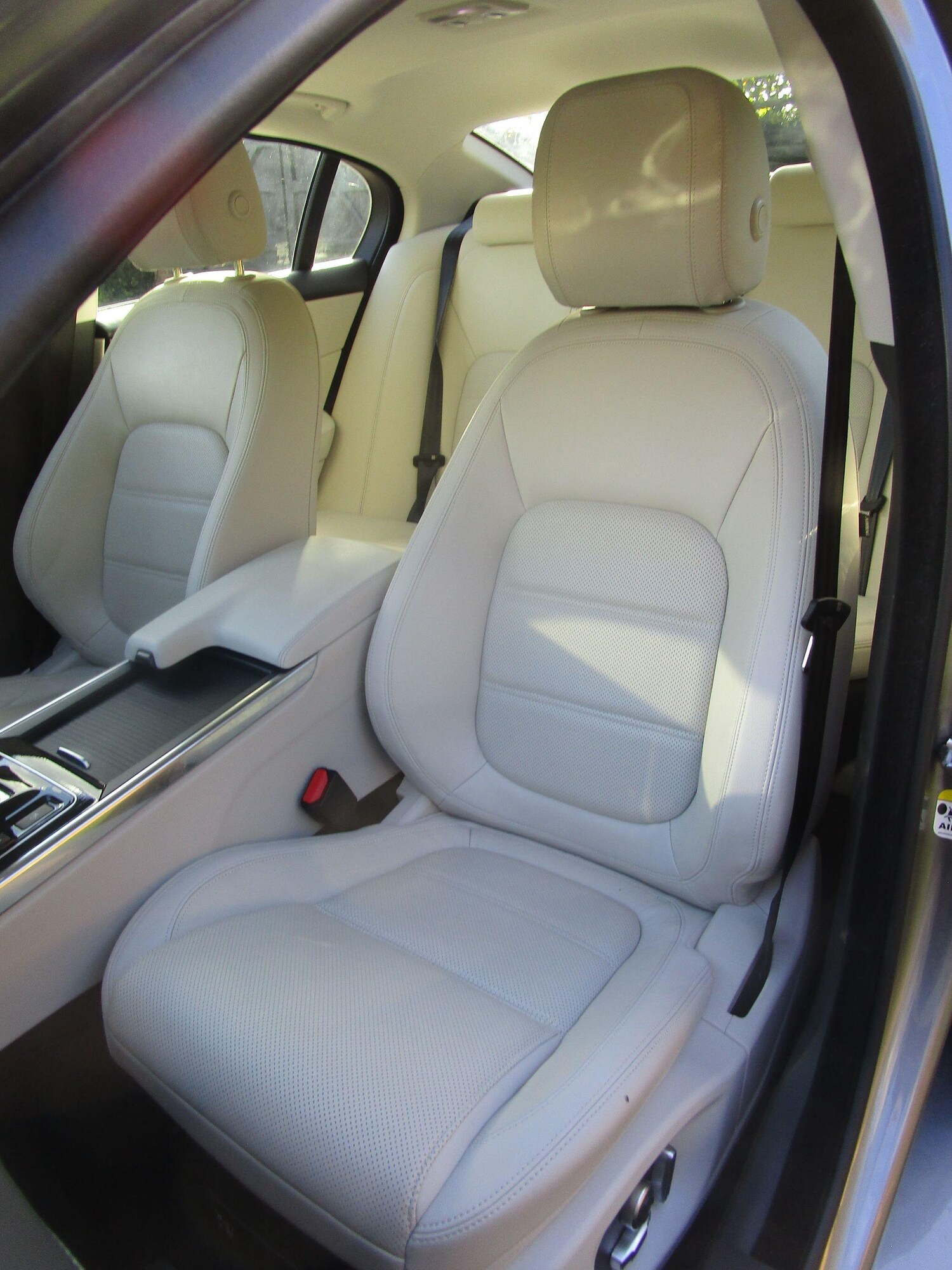 Used Jaguar XK 2010 for sale - 78170814: Photo 18