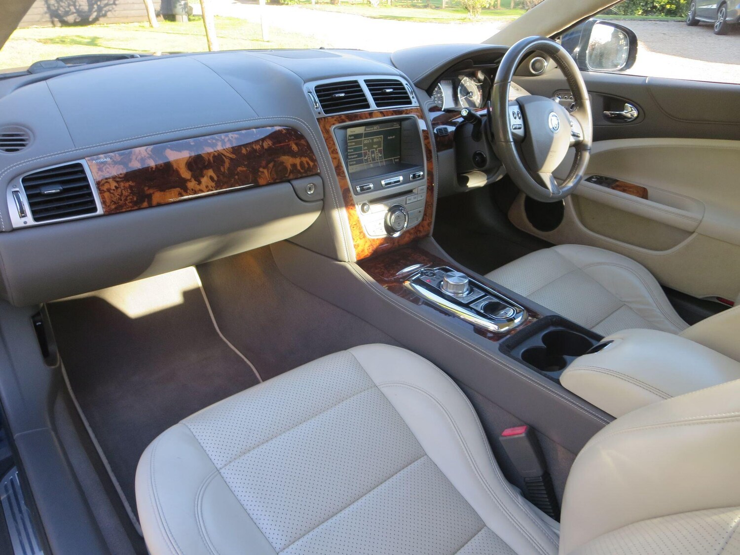 Used Jaguar XK 2010 for sale - 78170814: Photo 21