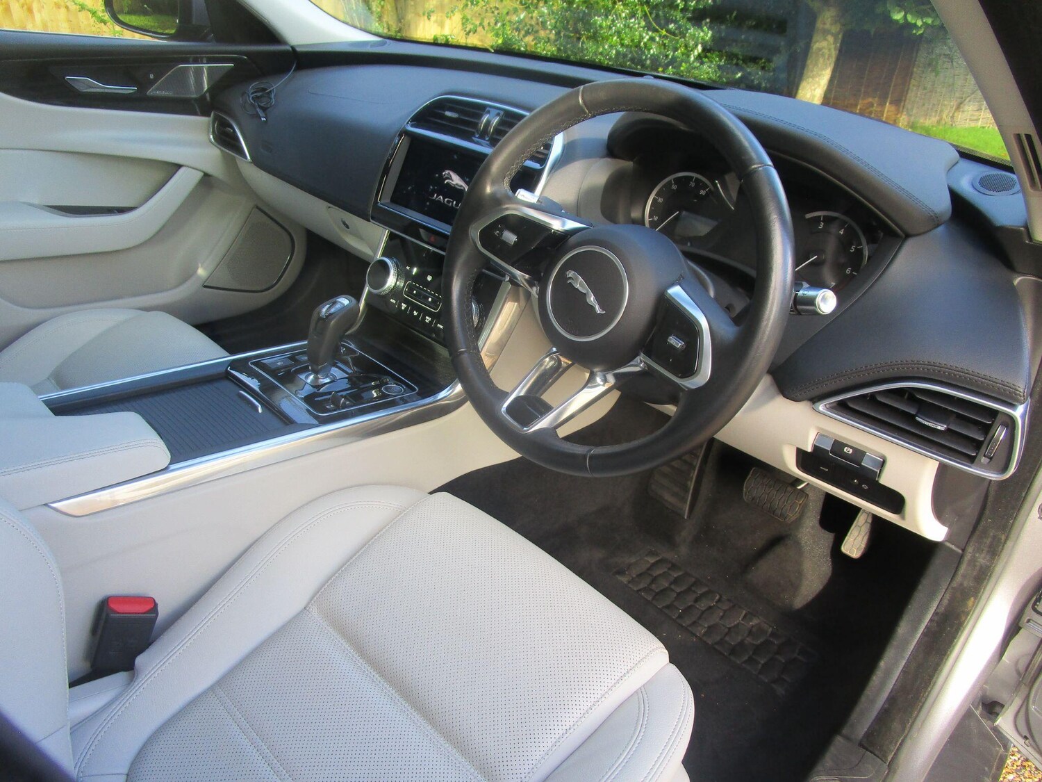 Used Jaguar XK 2010 for sale - 78170814: Photo 7