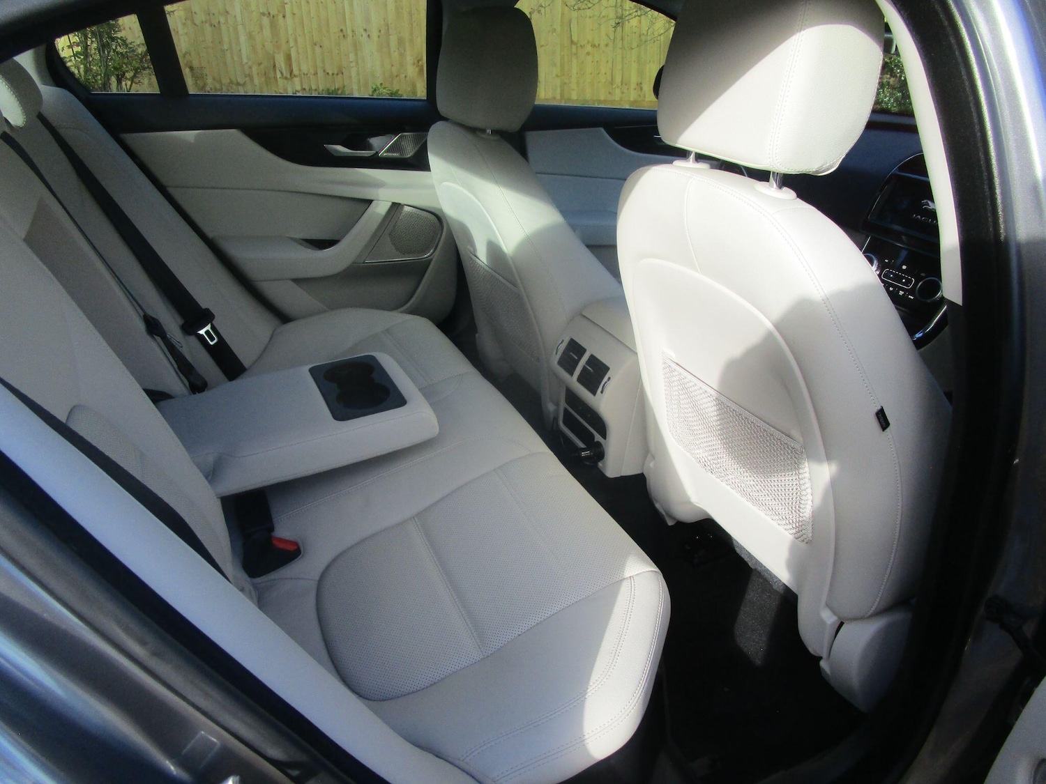 Used Jaguar XK 2010 for sale - 78170814: Photo 9