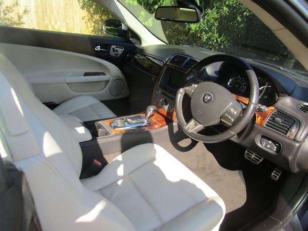 Used Jaguar XKR 2008 for sale - 76041848: Photo 10