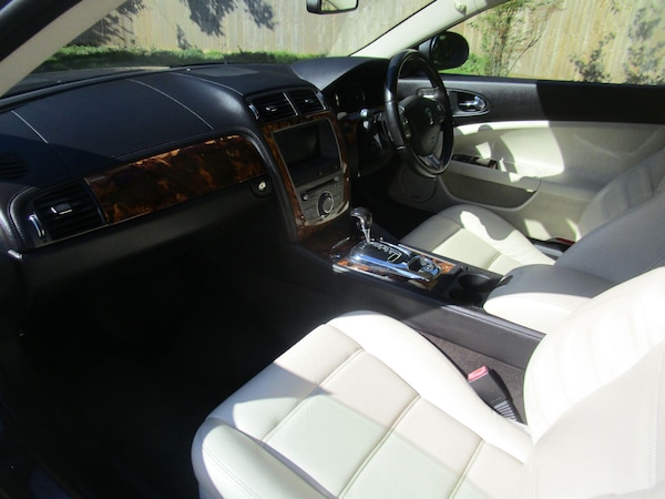 Used Jaguar XKR 2008 for sale - 76041848: Photo 26